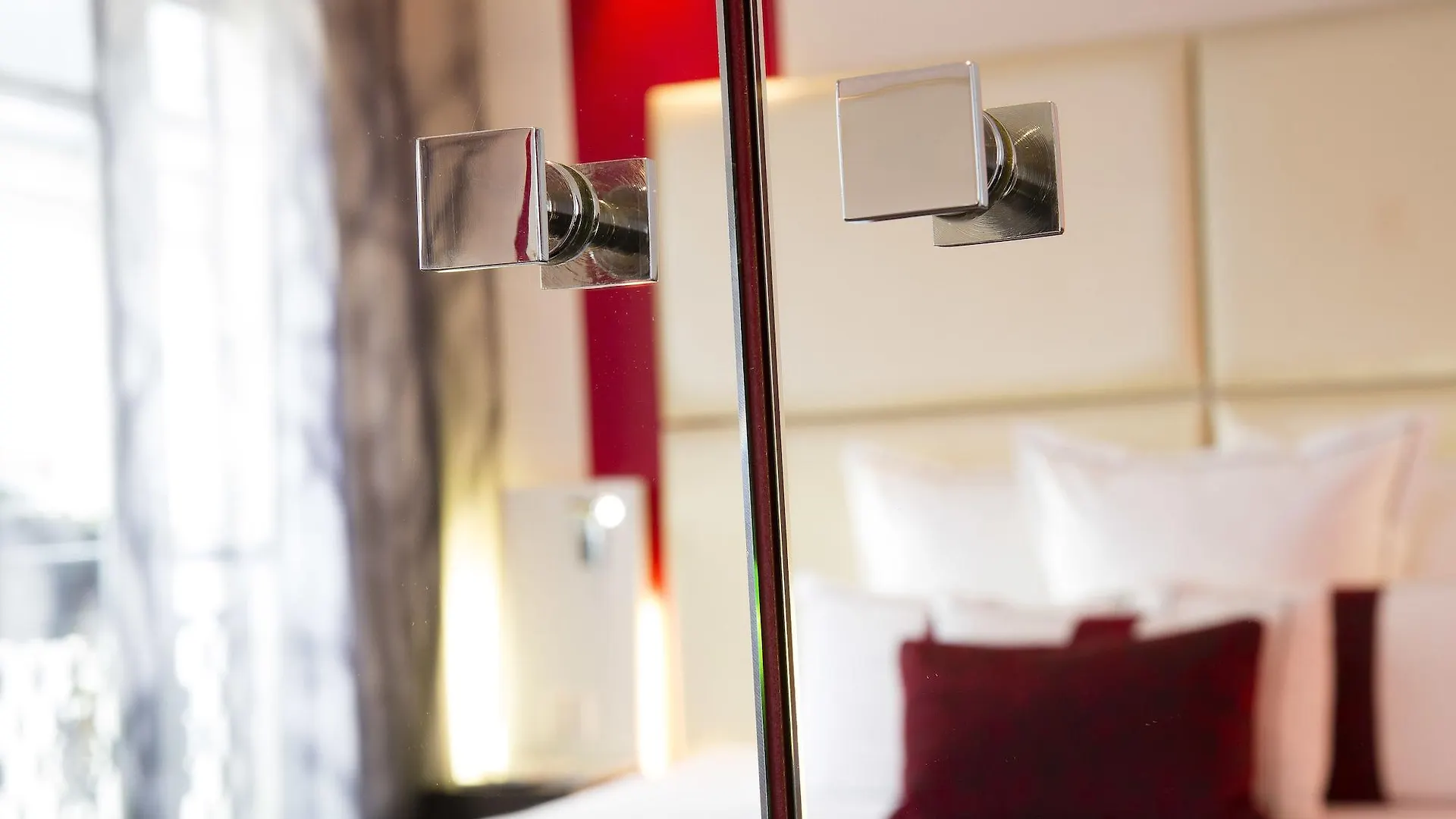 Hotel Grand Saint Michel 4*