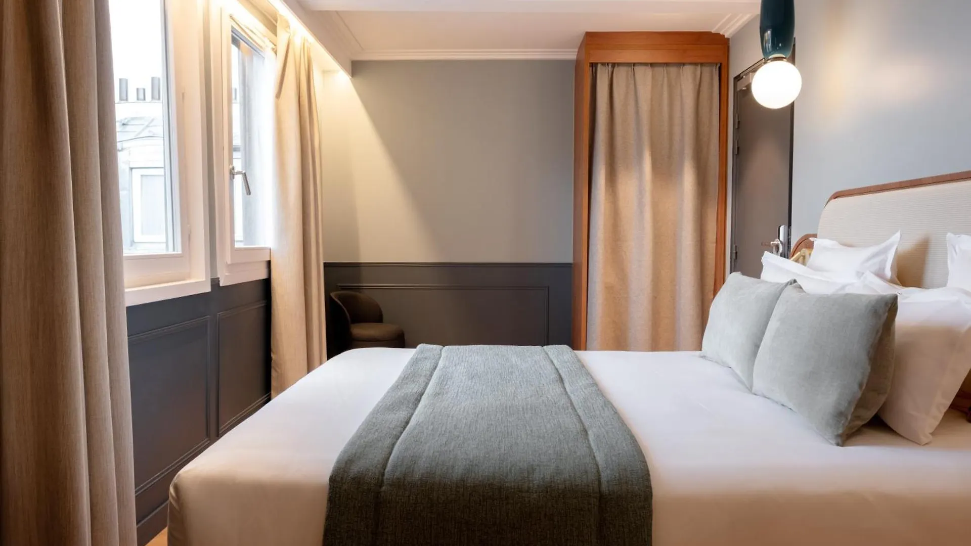 Hotel Grand Saint Michel Paris