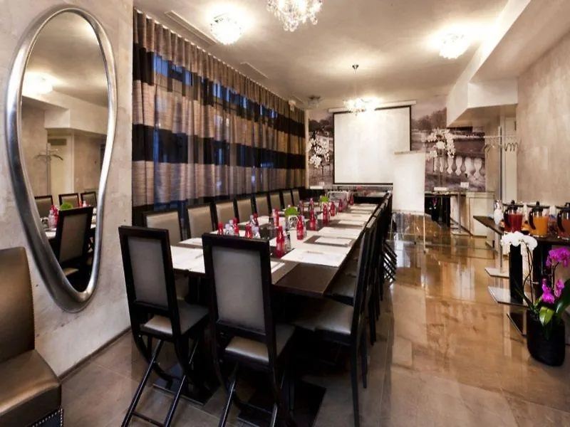 מלון Grand Saint Michel 4*
