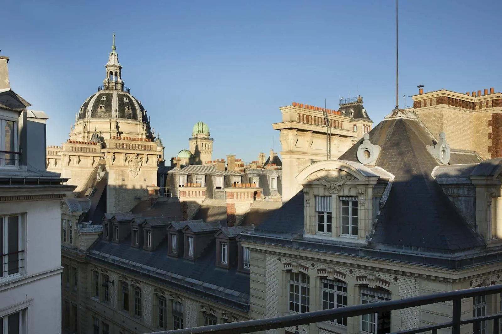 Hotel Grand Saint Michel París